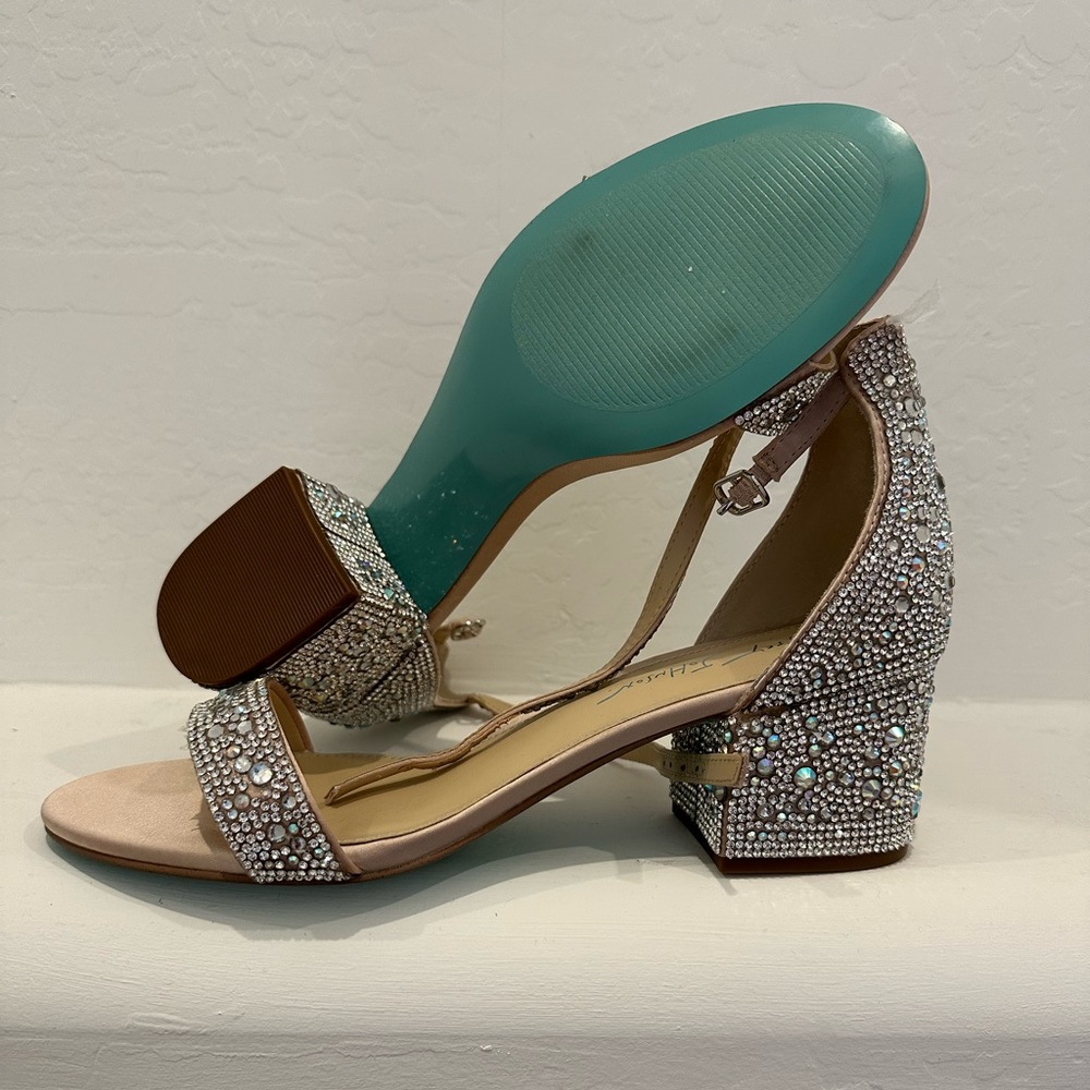 Blue by Betsey Johnson Mari Heeled Sandal 9.5W
